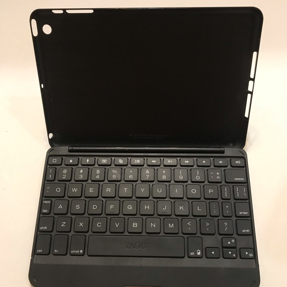 Zagg folio keyboard case